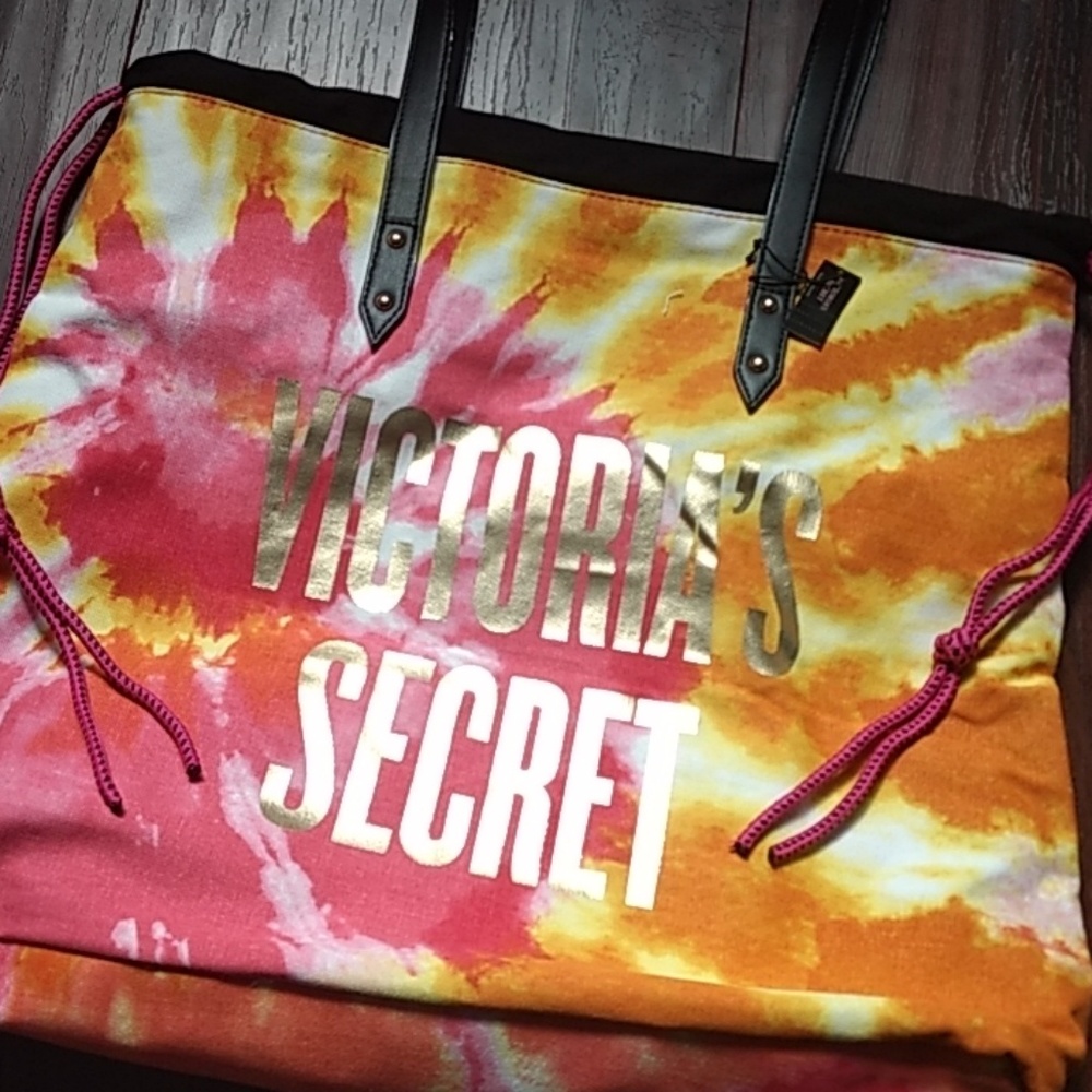 🔥 LAST CHANCE 🔥 🆕 VS Tie Dye Beach Bag